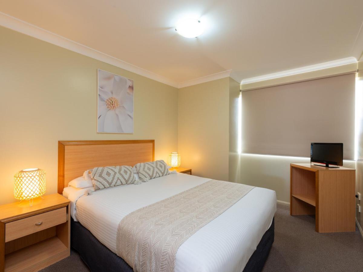 Two-Bedroom Apartment Two Queen Beds